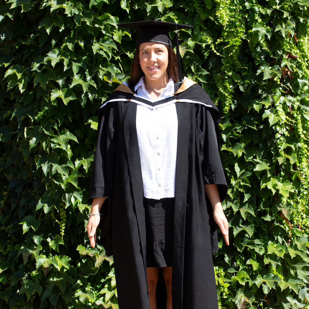 Gowned bound downtown for graduation | Otago Daily Times Online News